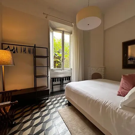 4 Suites, Frescoes And Garden Daire