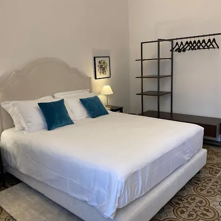 4 Suites, Frescoes And Garden Floransa