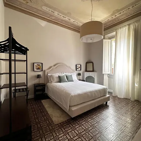 4 Suites, Frescoes And Garden Floransa