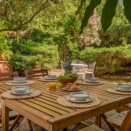 4 Suites, Frescoes And Garden *