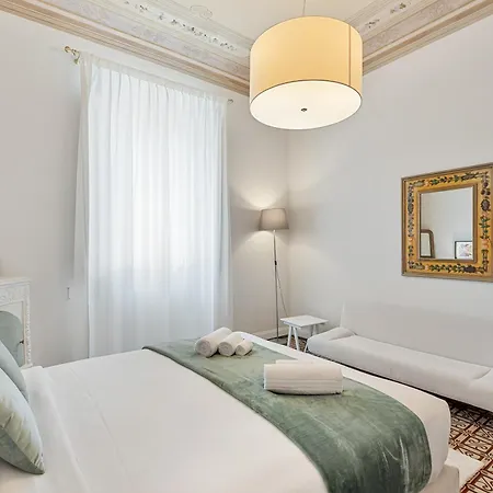 Golden Luxe - 4 Suites, Frescoes And Garden *