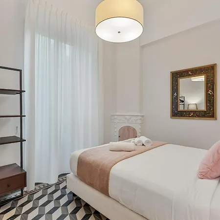아파트 Golden Luxe - 4 Suites, Frescoes And Garden 피렌체