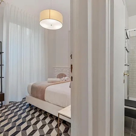 Golden Luxe - 4 Suites, Frescoes And Garden 아파트 피렌체