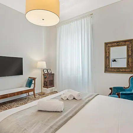 Golden Luxe - 4 Suites, Frescoes And Garden *