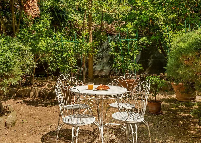 Apartmán Golden Luxe - 4 Suites, Frescoes And Garden