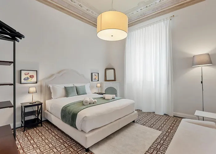 Golden Luxe - 4 Suites, Frescoes And Garden * Florencie
