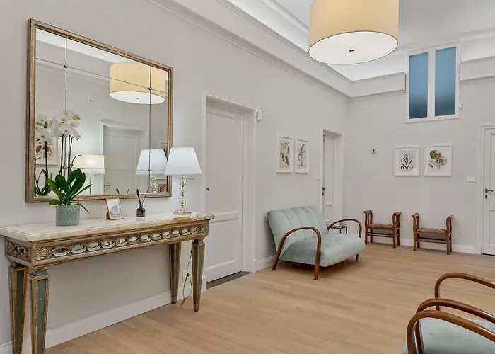 Apartmán Golden Luxe - 4 Suites, Frescoes And Garden