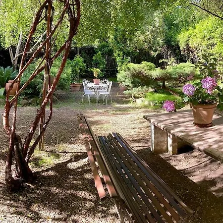 4 Suites, Frescoes And Garden Apartment